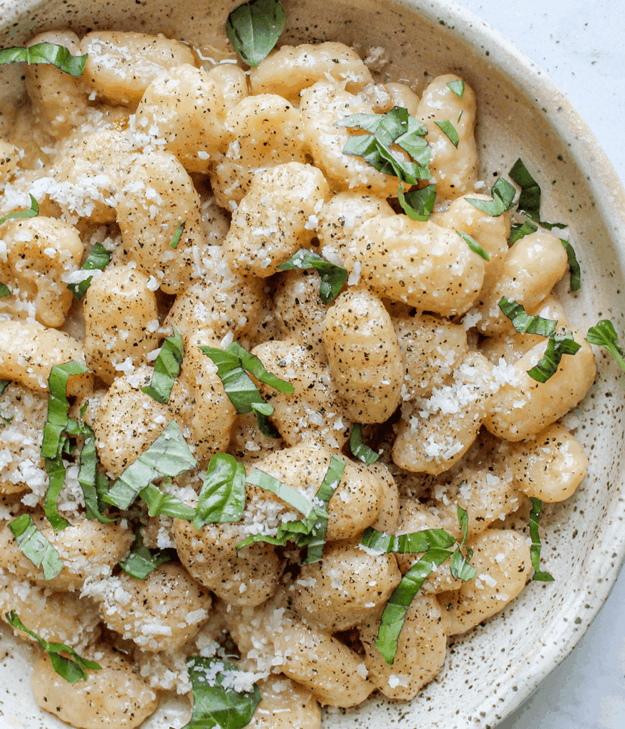 bowl of lemon garlic pasta