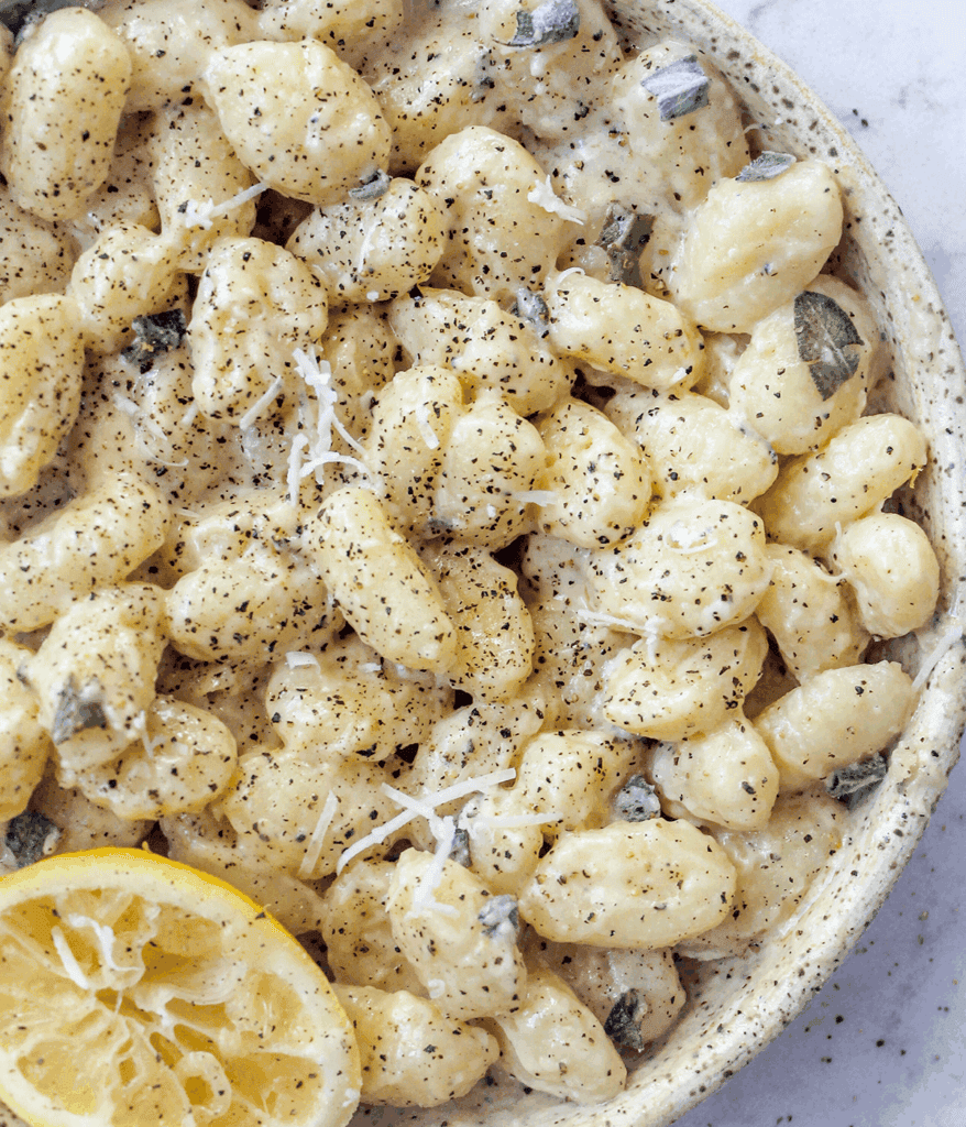 bowl of lemon garlic pasta