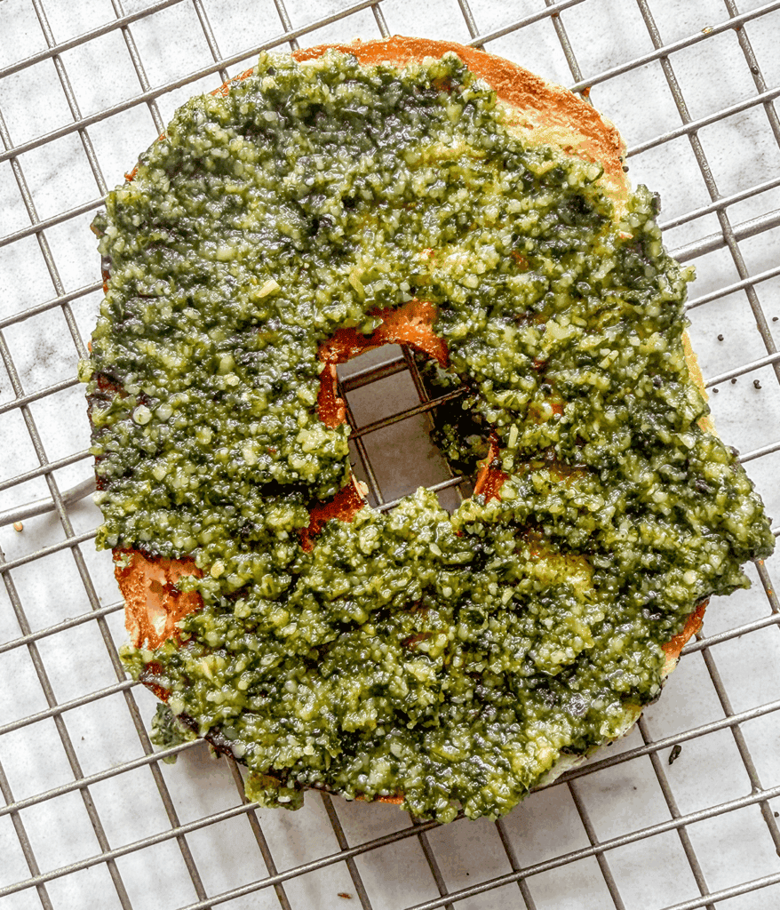 pesto and bagel for blt bagel