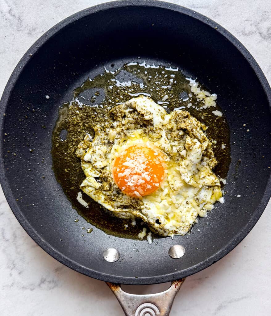 pesto egg for sausage breakfast sandwich