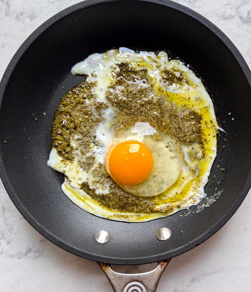 pesto egg for sausage breakfast sandwich